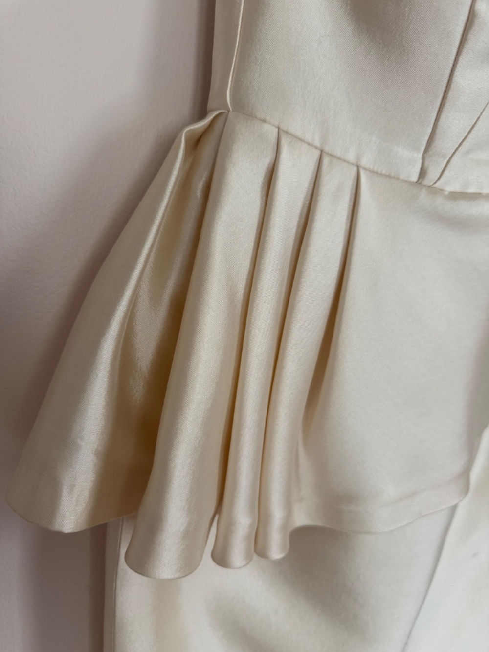 Size 4 Short Ivory dress w/peplum waist - perfect for bridal or graduation - Picture 3 of 7